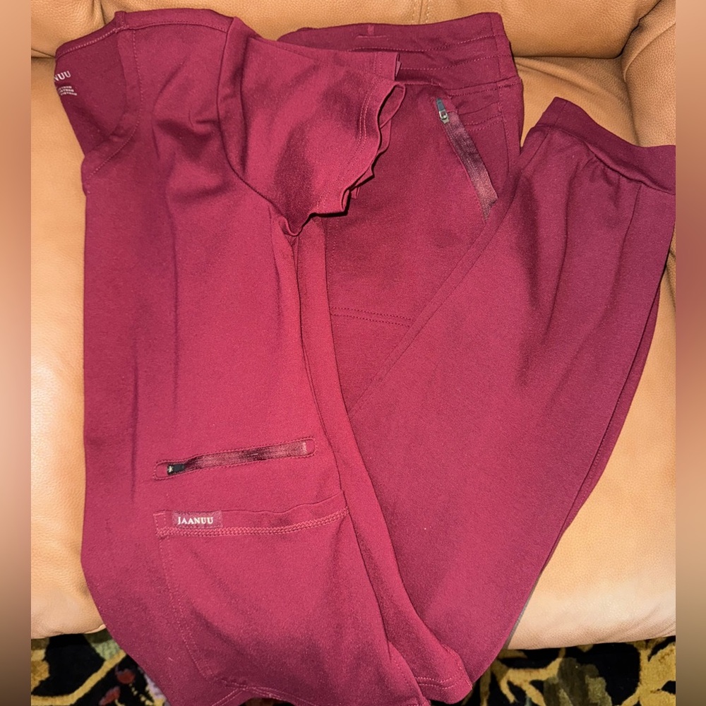Women’s scrub set